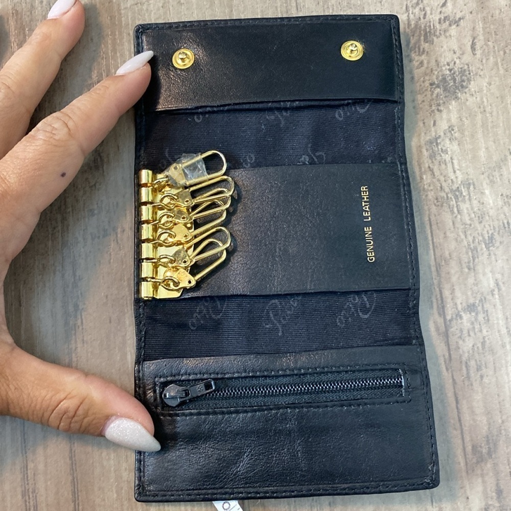 Patio Black Leather Wallet - Like new - Picture 3 of 3